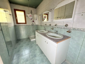 Maison de plain pied sur plus de 4500 m² de terrain
