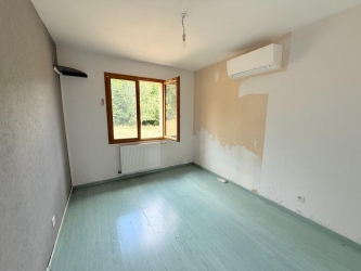 Maison de plain pied sur plus de 4500 m² de terrain