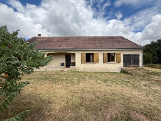 Maison de plain pied sur plus de 4500 m² de terrain