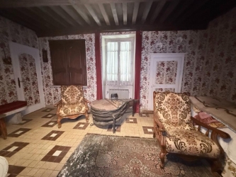 Maison de village avec garage et jardin