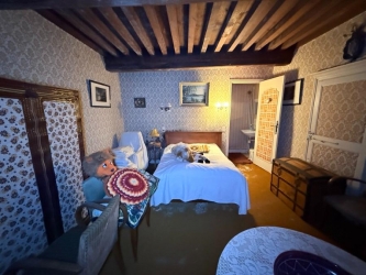 Maison de village avec garage et jardin