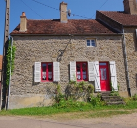 MAISON DE VILLAGE LOUEE BON RAPPORT