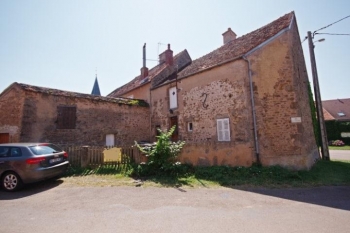 MAISON DE VILLAGE LOUEE BON RAPPORT