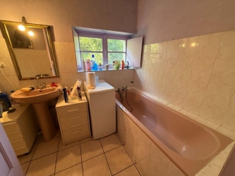 Maison indépendante sur terrain de plus de 7400 m²