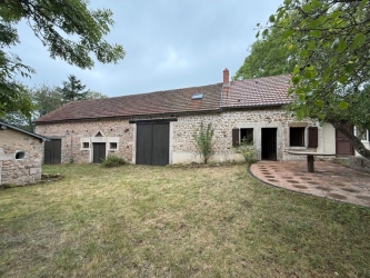 MORVAN Ancienne longère en pierres de pays sur  8575 m²