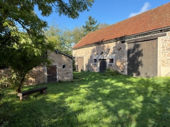 PARC DU MORVAN LONGERE EN PIERRES SUR 8575 m² DE TERRAIN