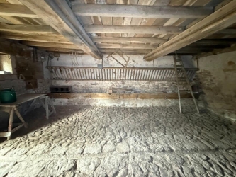 MORVAN Ancienne longère en pierres de pays sur  8575 m²