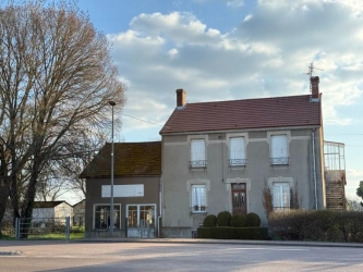 MORVAN-BELLE MAISON ANCIENNE 2 APPARTEMENTS ATELIER HANGAR