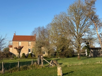 MORVAN-BELLE MAISON ANCIENNE 2 APPARTEMENTS ATELIER HANGAR