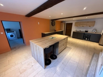 Moulin rénové – 283 m² habitables – Plus de 2 hectares