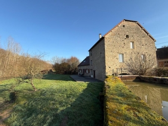 Moulin rénové – 283 m² habitables – Plus de 2 hectares