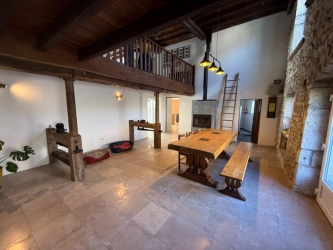 Moulin rénové – 283 m² habitables – Plus de 2 hectares