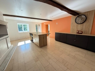 Moulin rénové – 283 m² habitables – Plus de 2 hectares