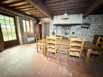 MORVAN Ancienne longère en pierres de pays sur  8575 m²