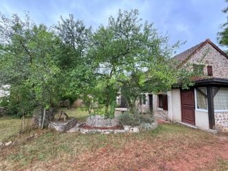MORVAN Ancienne longère en pierres de pays sur  8575 m²