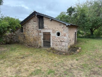 MORVAN Ancienne longère en pierres de pays sur  8575 m²