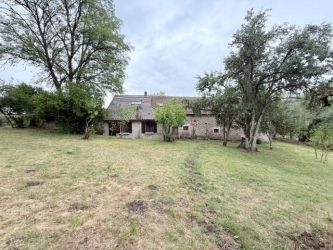 MORVAN Ancienne longère en pierres de pays sur  8575 m²