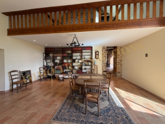 PARC DU MORVAN LONGERE EN PIERRES SUR 8575 m² DE TERRAIN