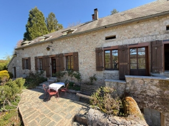 PARC NATUREL DU MORVAN, SUPERBE MAISON DE CARACTÈRE ANCIENNE