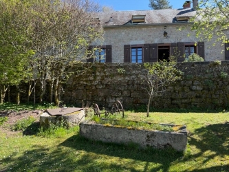PARC NATUREL DU MORVAN, SUPERBE MAISON DE CARACTÈRE ANCIENNE