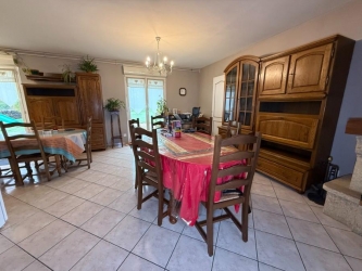 Pavillon de plain-pied sur 1774 m² de jardin clos