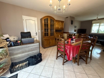 Pavillon de plain-pied sur 1774 m² de jardin clos