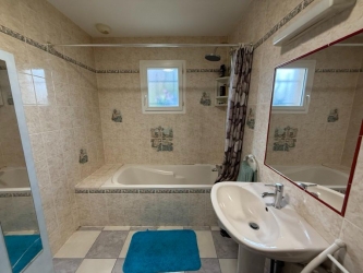Pavillon de plain-pied sur 1774 m² de jardin clos