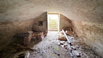 PORTE DU MORVAN MAISON ANCIENNE A RENOVER DANS UN V