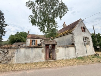 PROCHE DU PARC DU MORVAN MAISON ANCIENNE A RENOVER