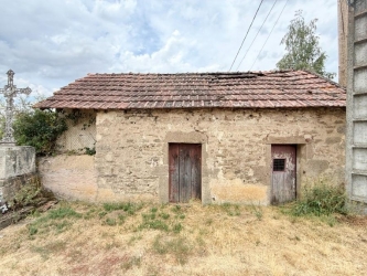 PROCHE DU PARC DU MORVAN MAISON ANCIENNE A RENOVER
