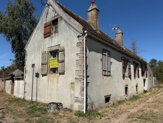 PROCHE DU PARC DU MORVAN MAISON ANCIENNE A RENOVER