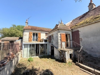 PROCHE DU PARC DU MORVAN MAISON ANCIENNE A RENOVER