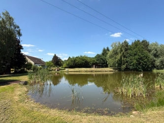 PROPRIETE EXCEPTIONNELLE PARC DU MORVAN 3Ha43 PLAN D'EAU