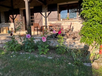 Propriété sur jardin clos et arboré en pleine nature