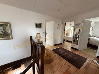 Propriété sur ses 3397 m² de jardin clos paysagé