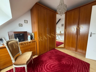 Propriété sur ses 3397 m² de jardin clos paysagé
