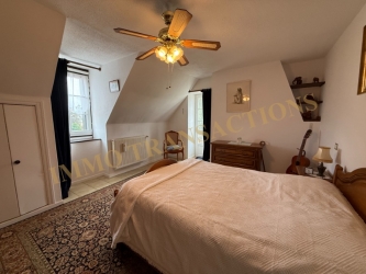 Propriété sur ses 3397 m² de jardin clos paysagé