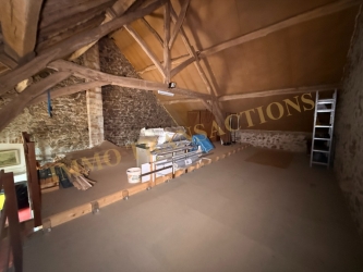 Propriété sur ses 3397 m² de jardin clos paysagé