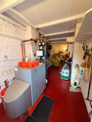 Propriété sur ses 3397 m² de jardin clos paysagé