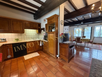 Propriété sur ses 3397 m² de jardin clos paysagé
