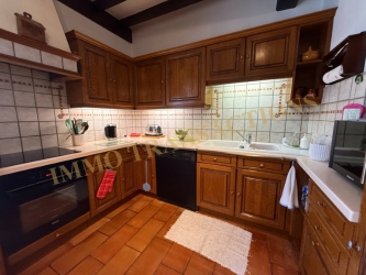Propriété sur ses 3397 m² de jardin clos paysagé
