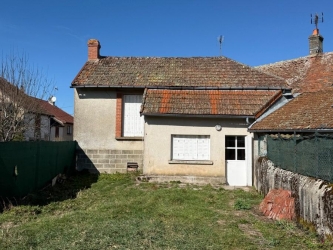 SAULIEU Maison ancienne avec jardin