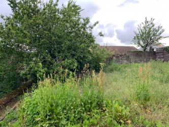 SAULIEU MAISON DE VILLE A RENOVER  AVEC GARAGE ET JARDIN