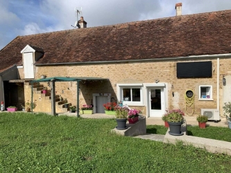 Maison de village en pierres apparentes à 10 mn d'Avallon