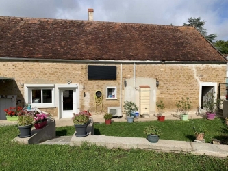 Maison de village en pierres apparentes à 10 mn d'Avallon